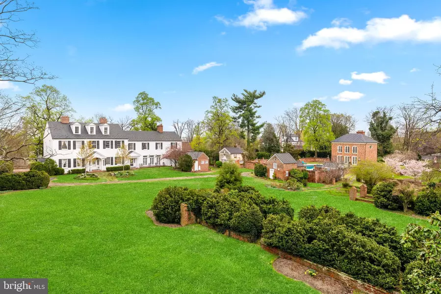 318 N QUAKER LN, Alexandria, VA 22304