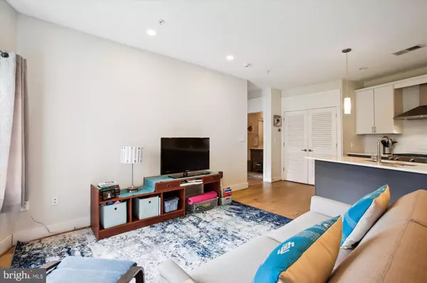 Washington, DC 20009,3035 15TH ST NW #102