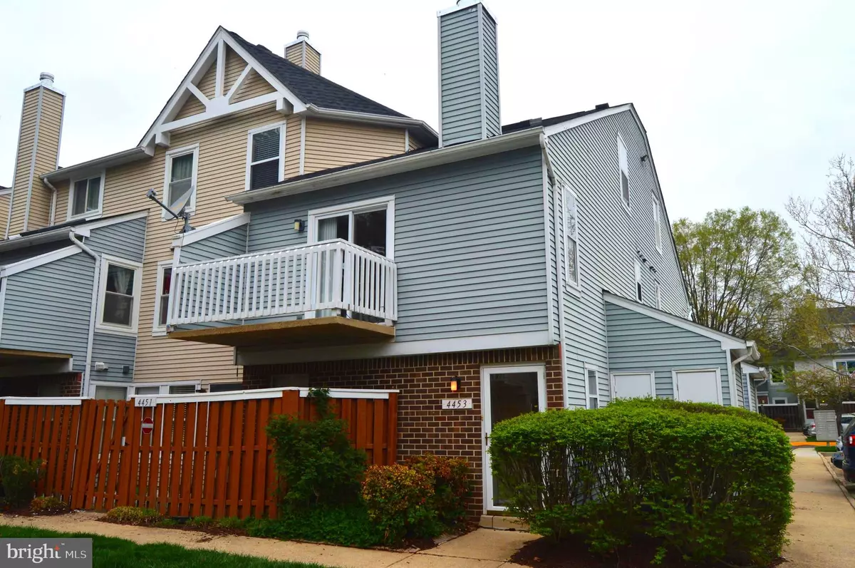 Alexandria, VA 22309,4453 PEMBROOK VILLAGE DR #144