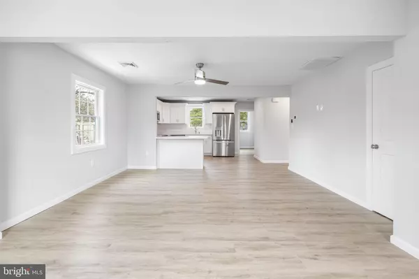 Villas, NJ 08251,9 S 6TH ST