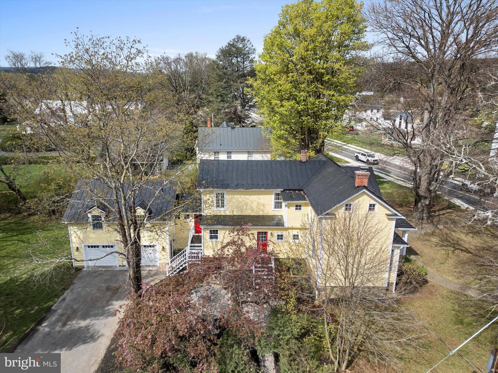 Round Hill, VA 20141,19 E LOUDOUN ST