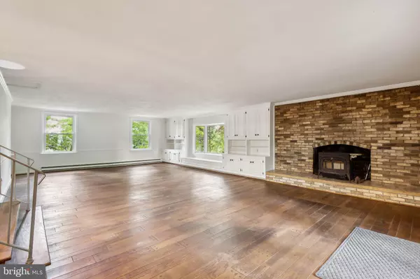 Lorton, VA 22079,5936 RIVER DR