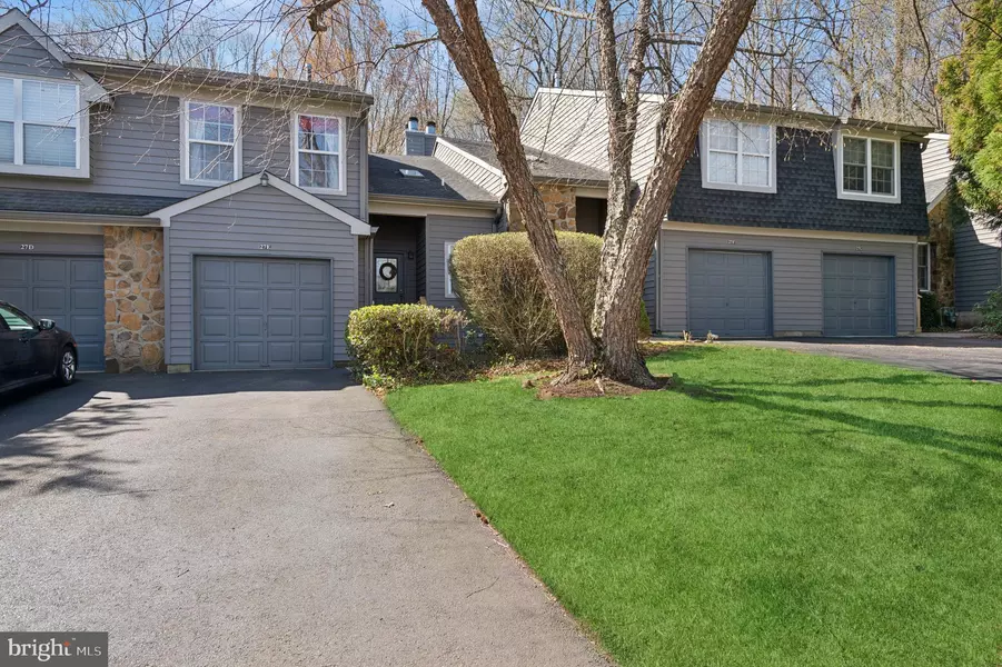 27 E CHICOPEE DR, Princeton, NJ 08540