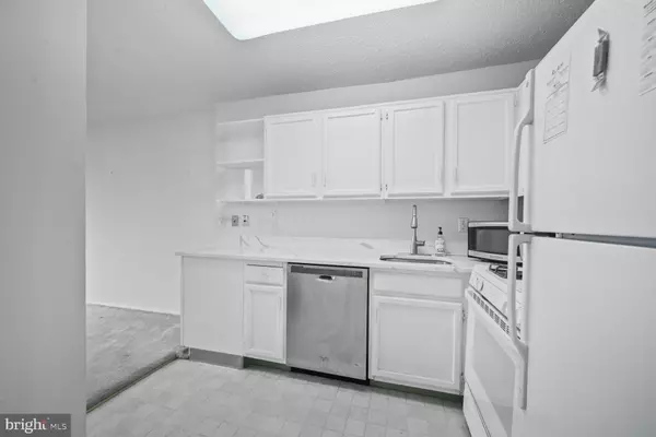 Bethesda, MD 20814,5225 POOKS HILL RD #1814N