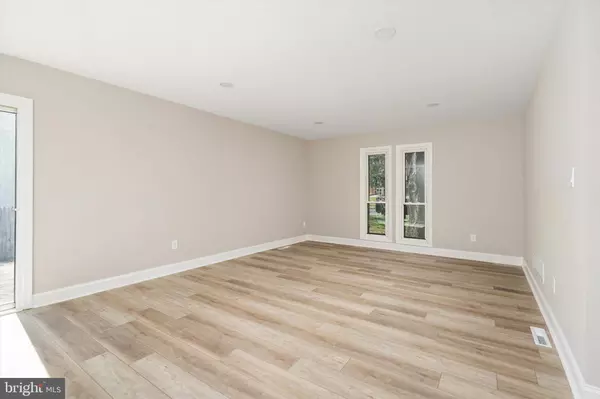 East Windsor, NJ 08520,19 ENFIELD DR