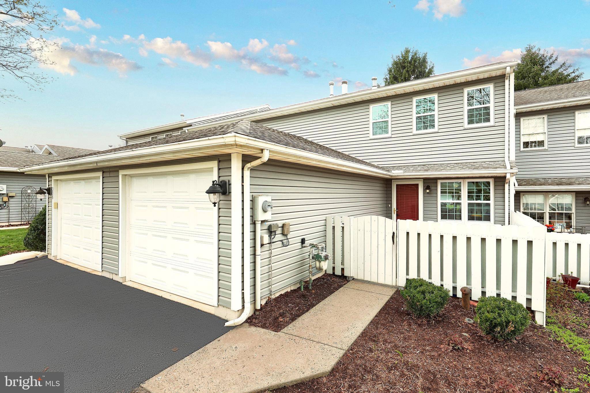 York, PA 17402,308 KENSINGTON CT #308