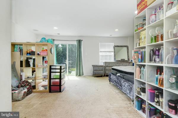 Clementon, NJ 08021,904 EMERSON CT