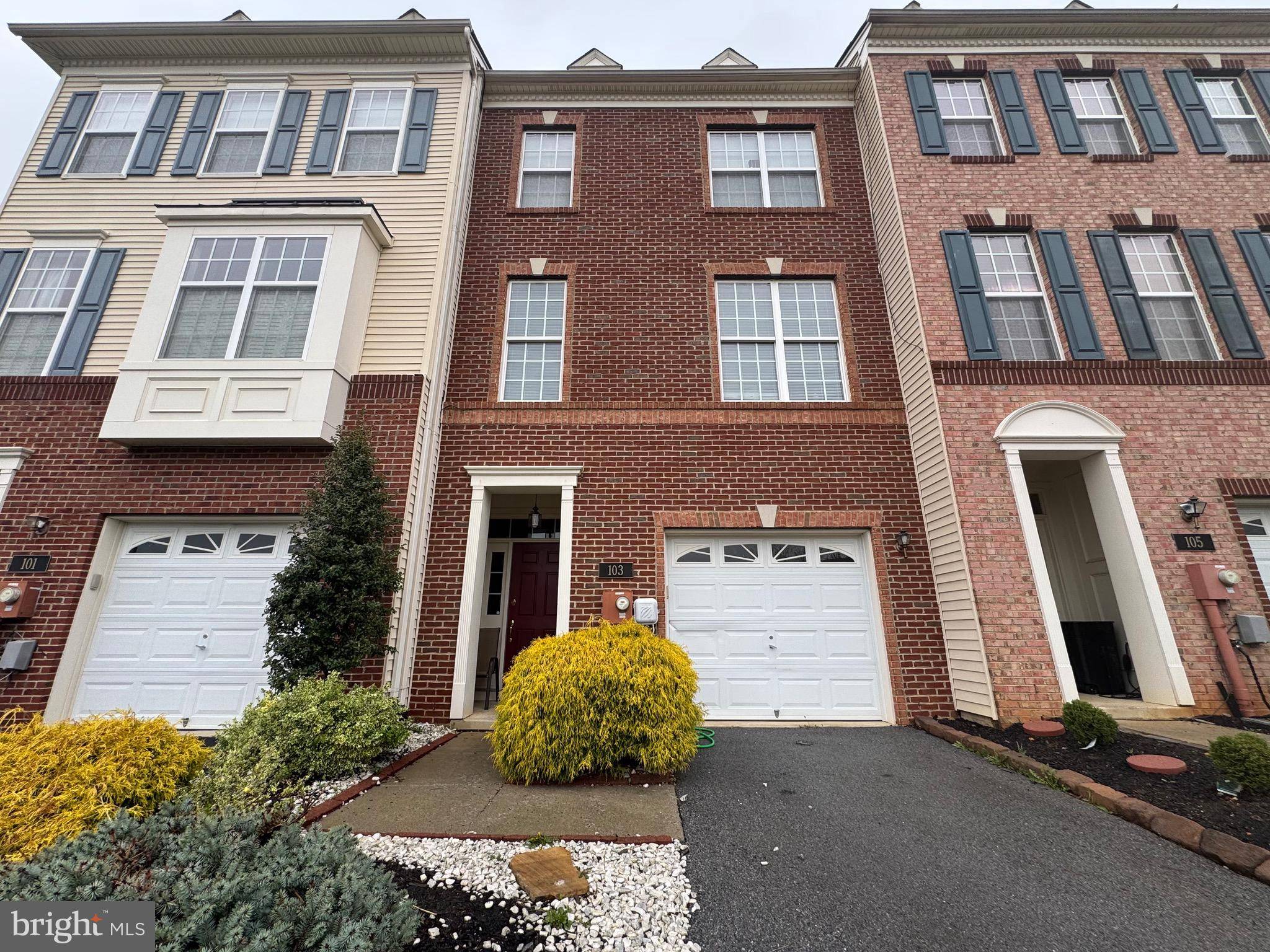 Martinsburg, WV 25403,103 ABINO HILLS WAY E