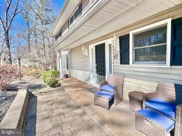 Marlboro, NJ 07746,12 WARREN DR