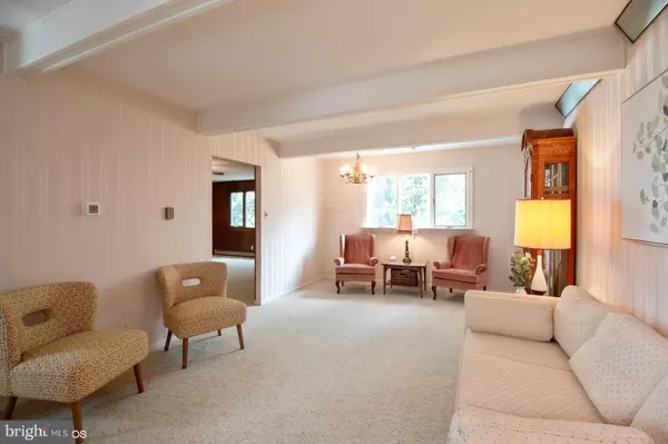 Cherry Hill, NJ 08003,1105 HEARTWOOD DR