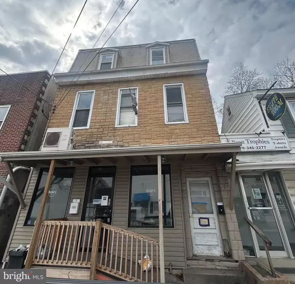 64 S TULPEHOCKEN ST, Pine Grove, PA 17963
