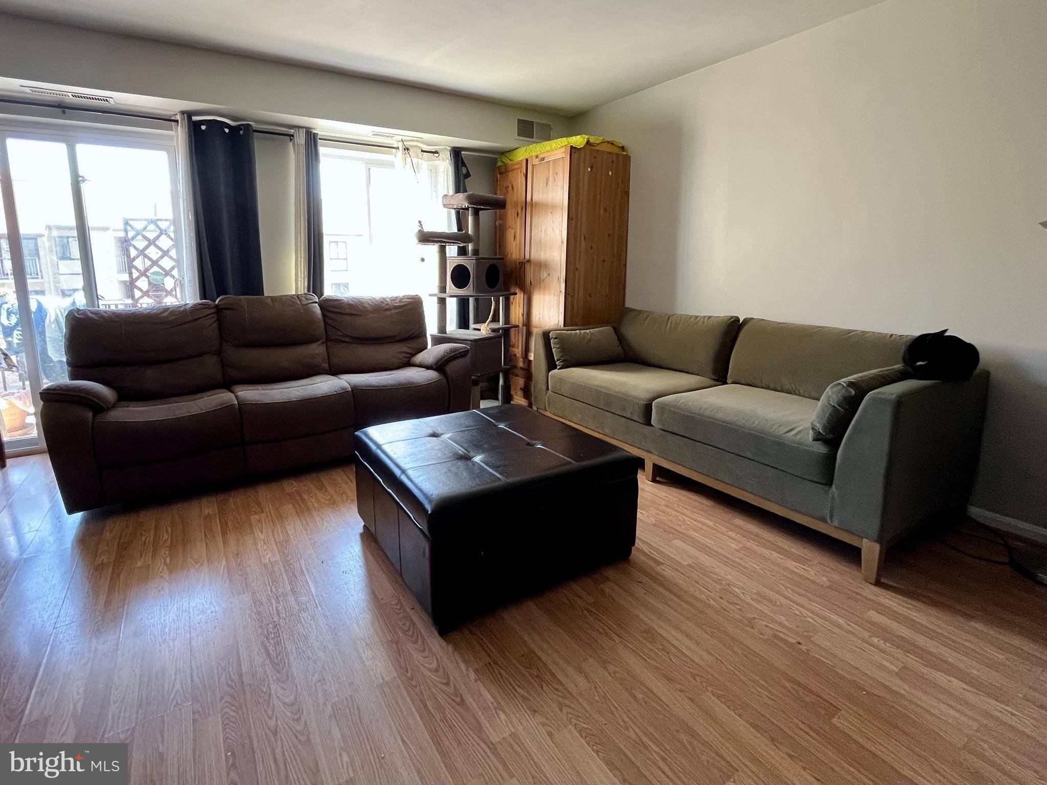 Alexandria, VA 22304,6153 EDSALL RD #E