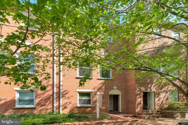 Arlington, VA 22204,2325 9TH ST S