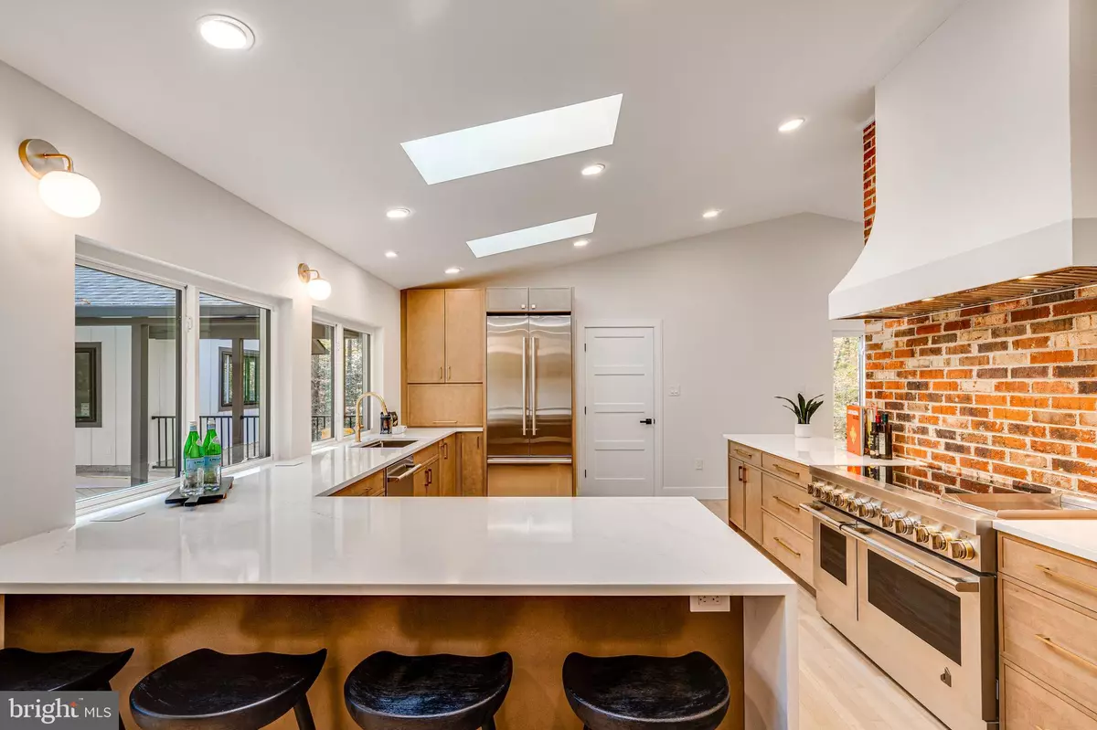 Great Falls, VA 22066,108 INTERPROMONTORY RD