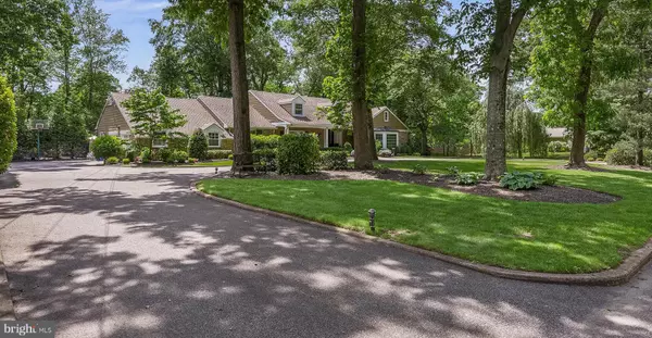 Moorestown, NJ 08057,21 ROBIN RD