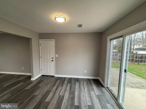 Sewell, NJ 08080,76 LUPUS LN