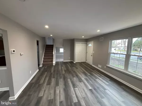 Sewell, NJ 08080,76 LUPUS LN