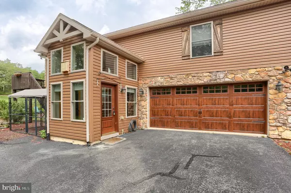 Hazleton, PA 18202,125 PEBBLE BEACH DR