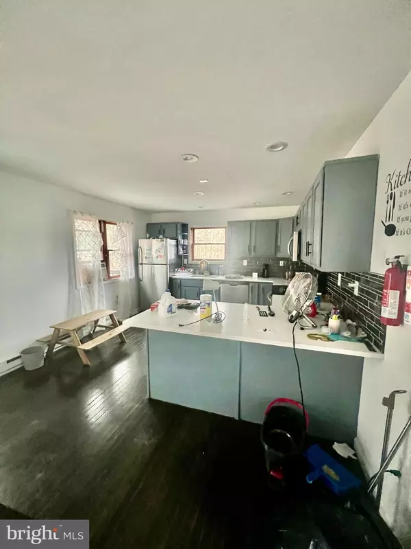 Bushkill, PA 18324,1076 LANCASTER DR.