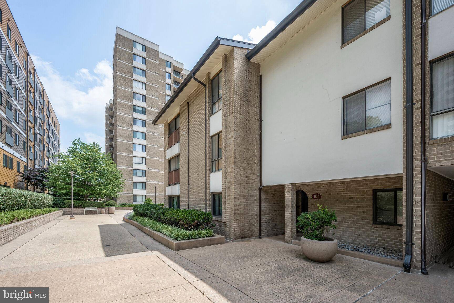104 MONROE ST #201, Rockville, MD 20850