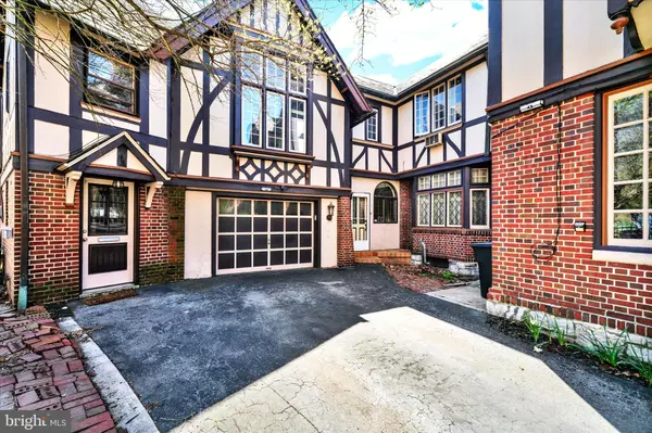 Reading, PA 19601,136 ROBESON ST