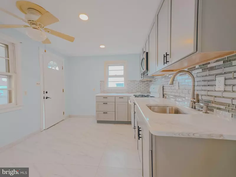 15 MARLOW CT, Hamilton, NJ 08610