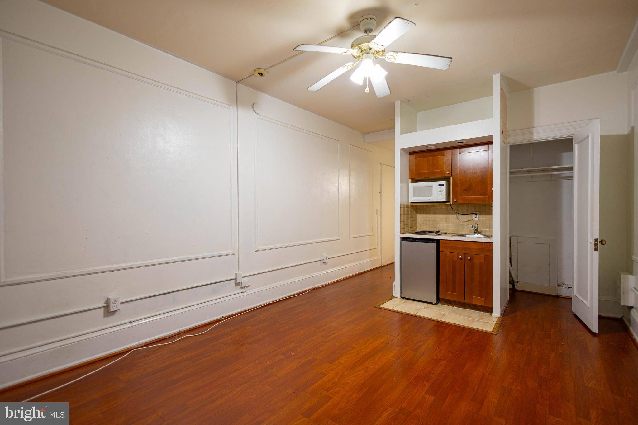 Philadelphia, PA 19107,1324 LOCUST ST #720