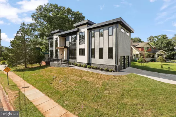 Vienna, VA 22180,610 DELANO DR SE