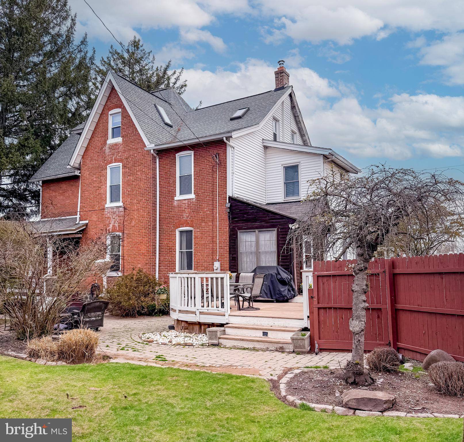 109 S MAIN ST, Sellersville, PA 18960