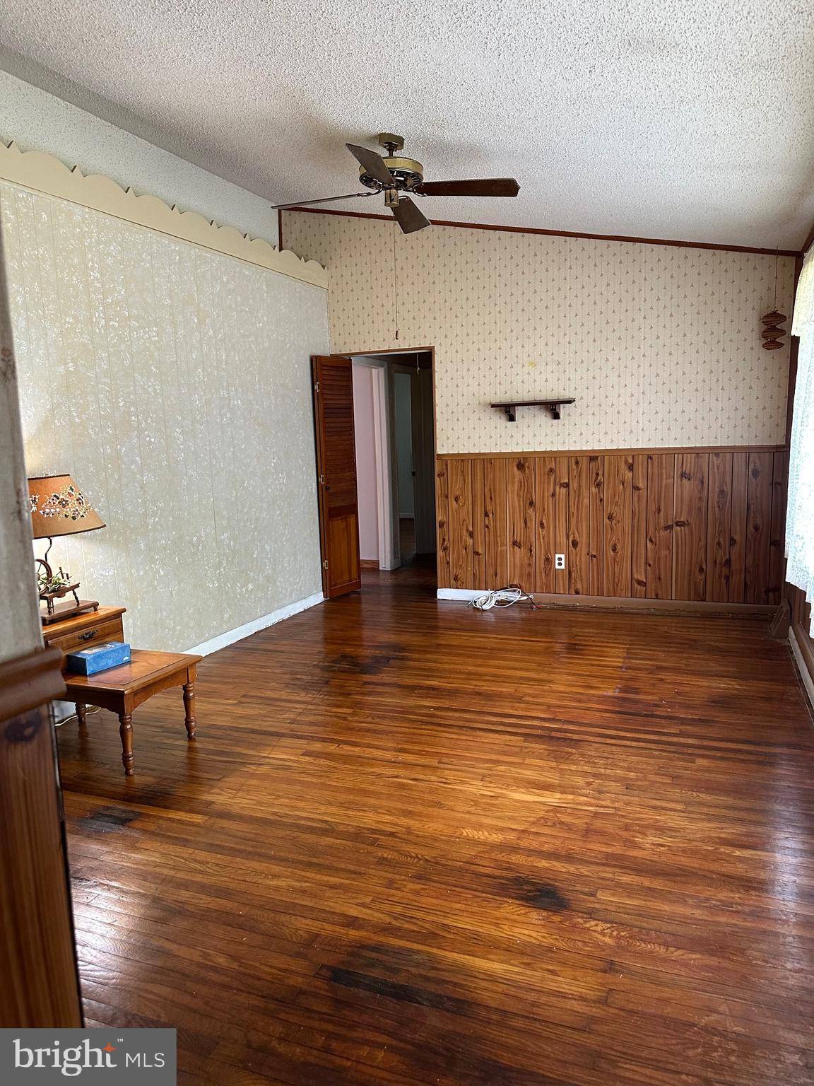 Warminster, PA 18974,602 LEOPARD LN