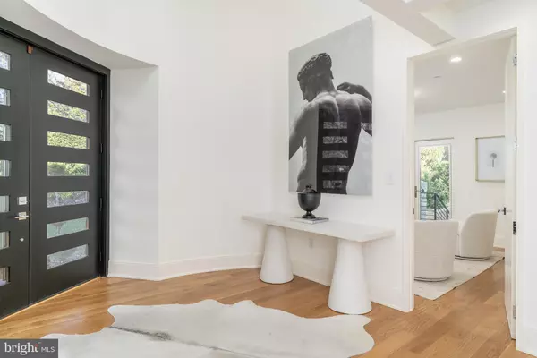 Washington, DC 20016,3001 FOXHALL RD NW