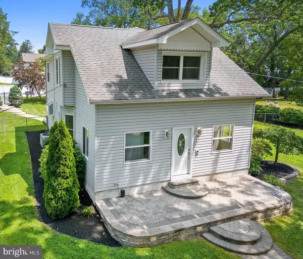 77 E 7TH AVE, Pine Hill, NJ 08021