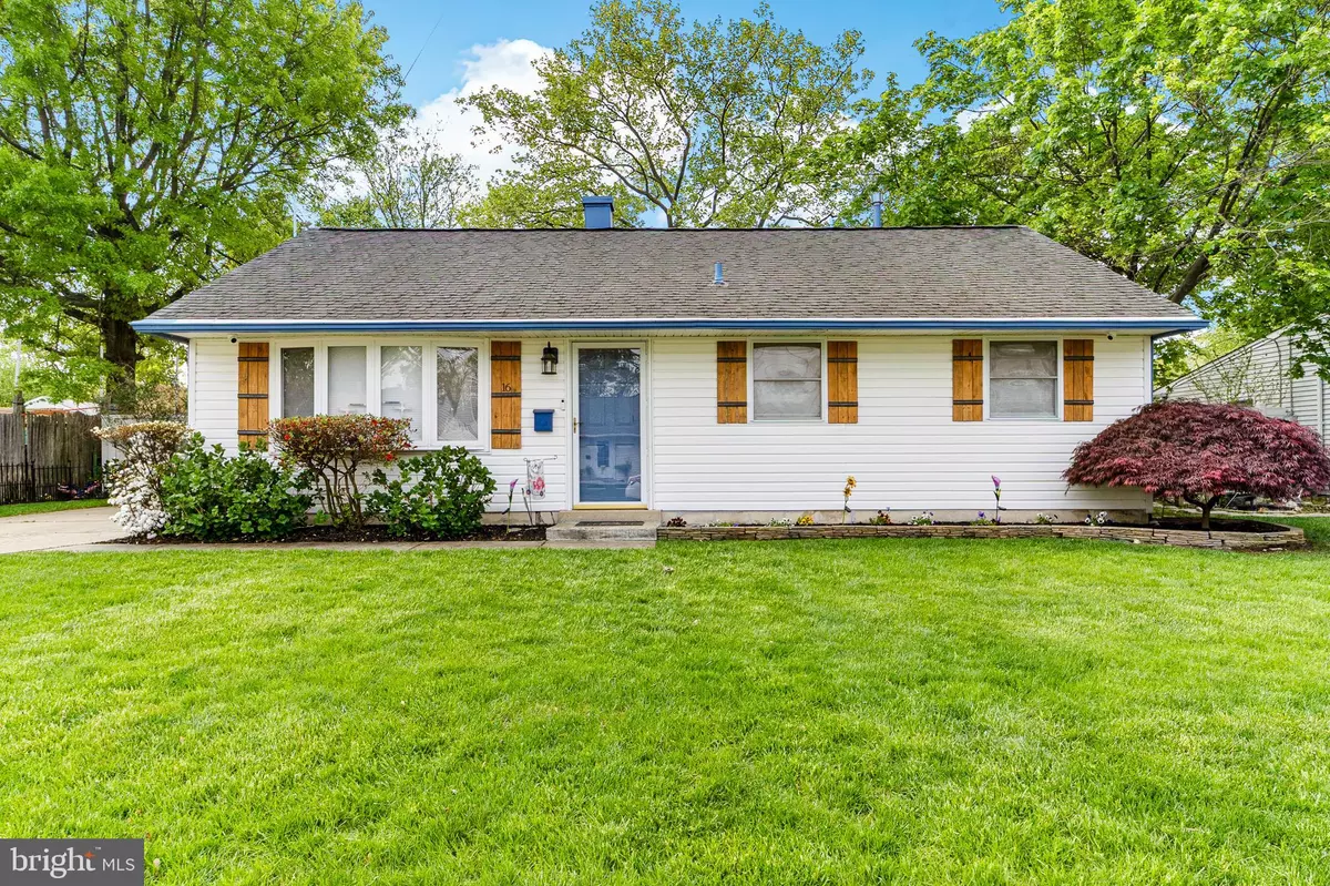 West Berlin, NJ 08091,16 HOLLY DR