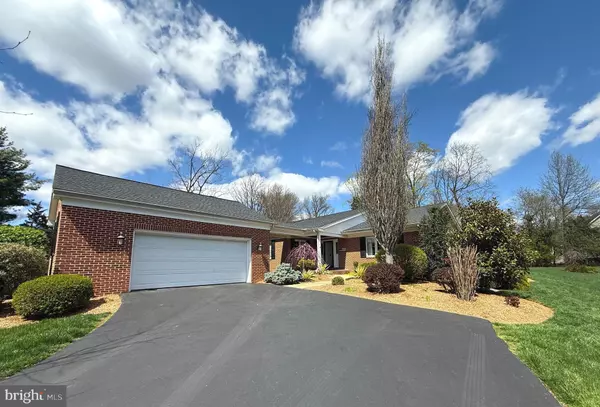 4 STONE TOWER LN, Wilmington, DE 19803