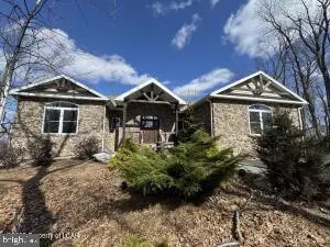 81 DAKOTA DR, Hazleton, PA 18202