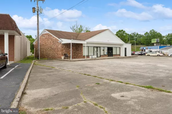 South Chesterfield, VA 23803,3701 E RIVER RD