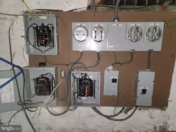 Philadelphia, PA 19133,924 W SILVER ST