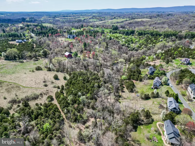 41073 HICKORY SHADE LN, Lovettsville, VA 20180
