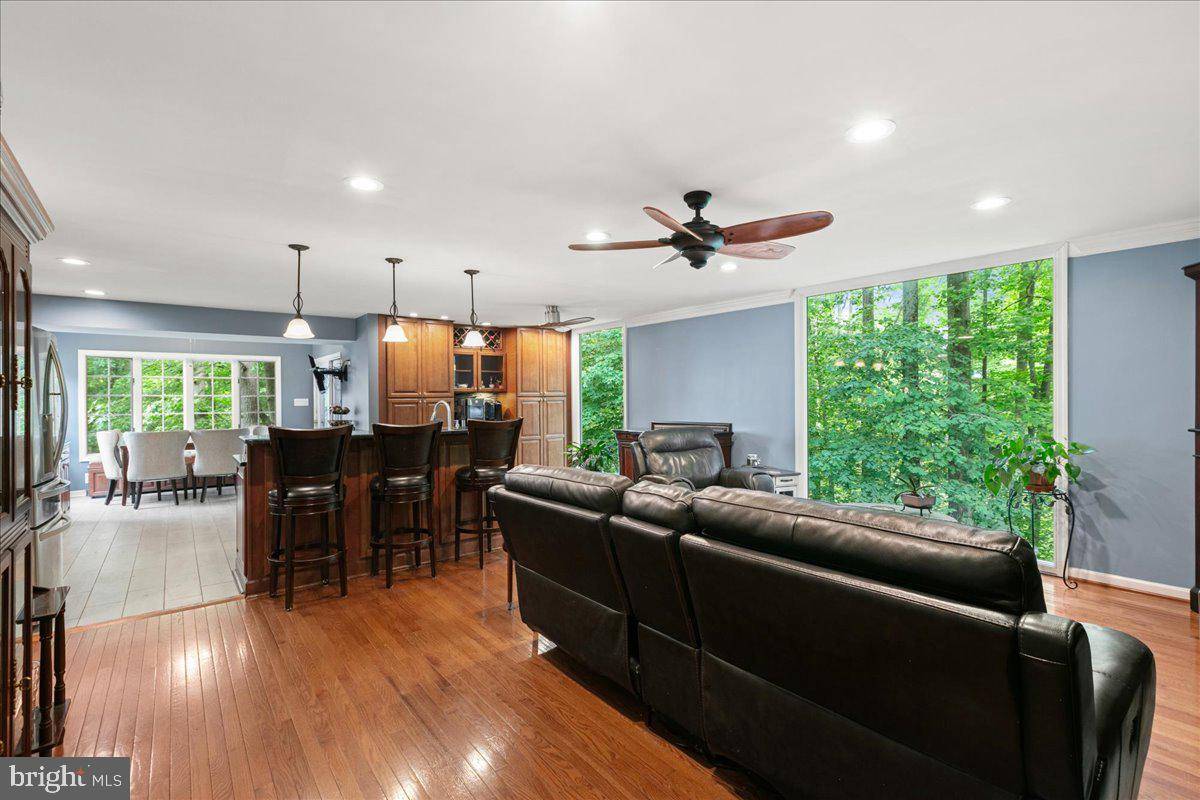 Burke, VA 22015,7002 BARNACLE PL