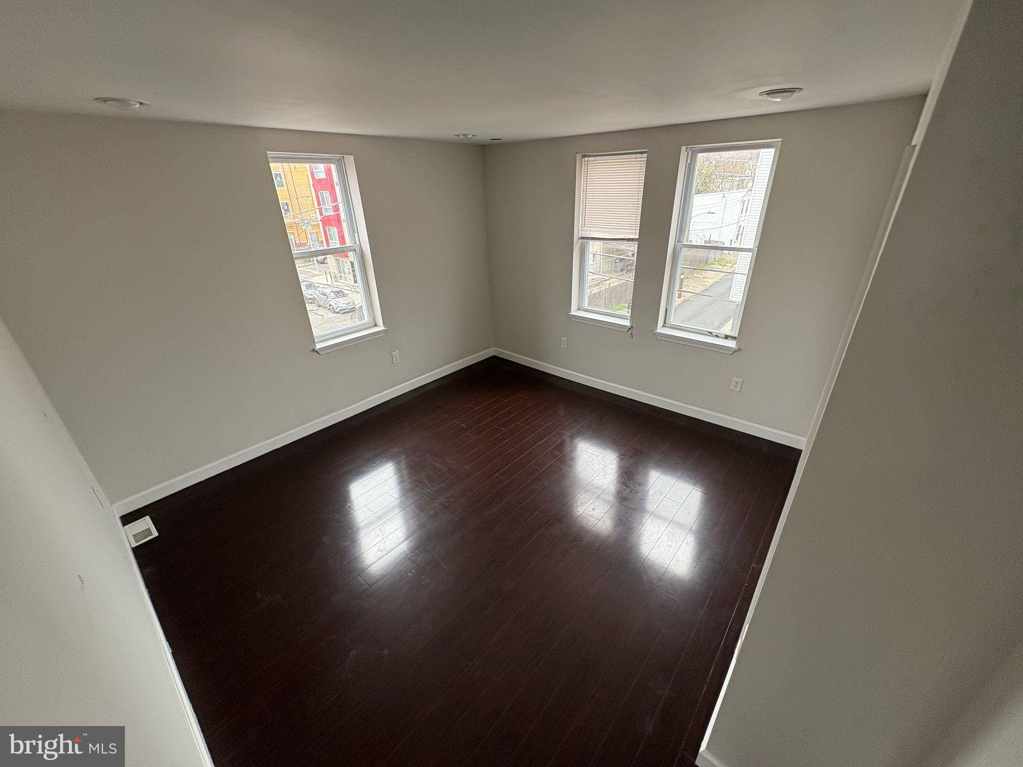 Philadelphia, PA 19133,410 W CUMBERLAND ST #UNIT 2