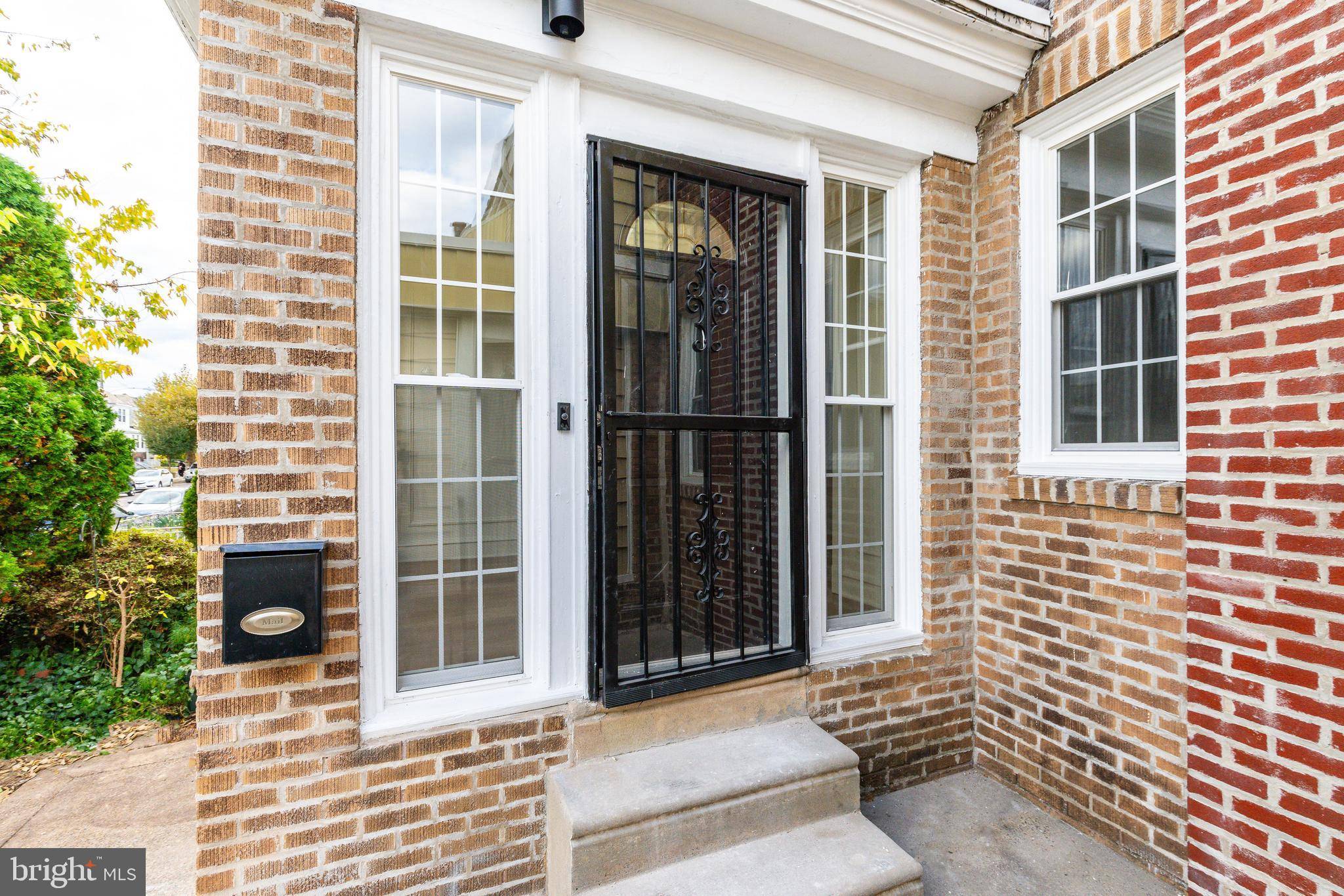 Philadelphia, PA 19141,1821 W CHAMPLOST ST