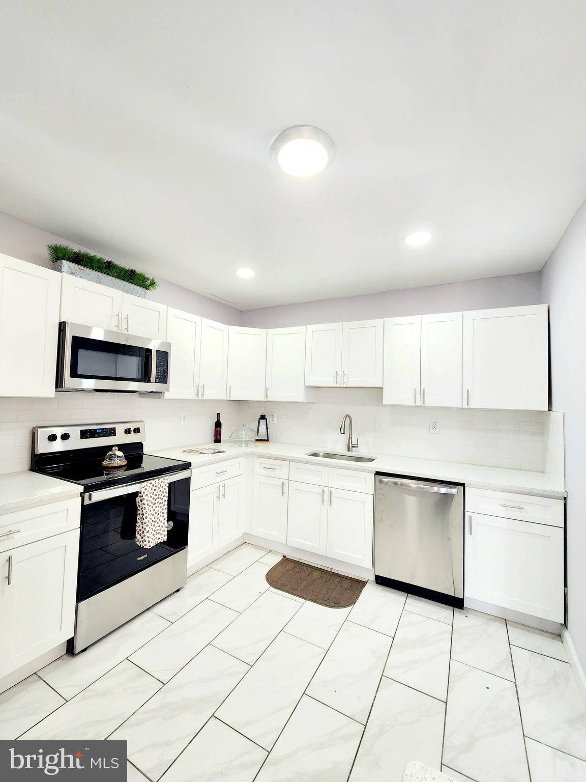 228 E CLAYTON AVE, Clayton, NJ 08312