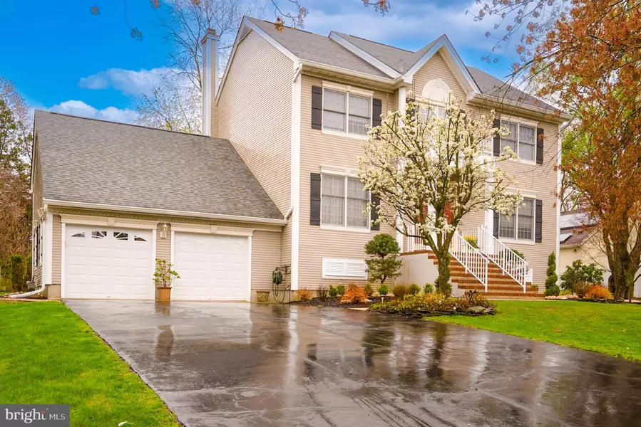 6 FOXHILL RUN, Monmouth Junction, NJ 08852