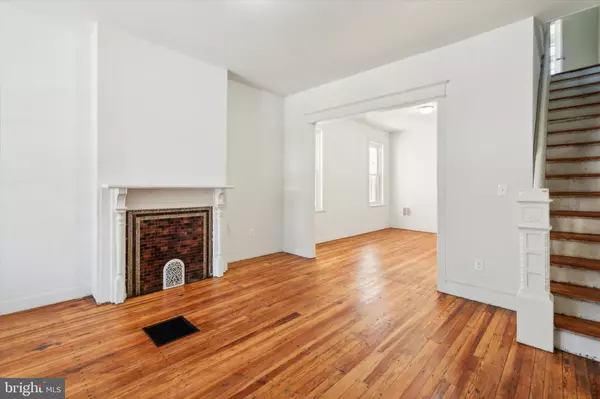 Philadelphia, PA 19151,5904 W GIRARD AVE