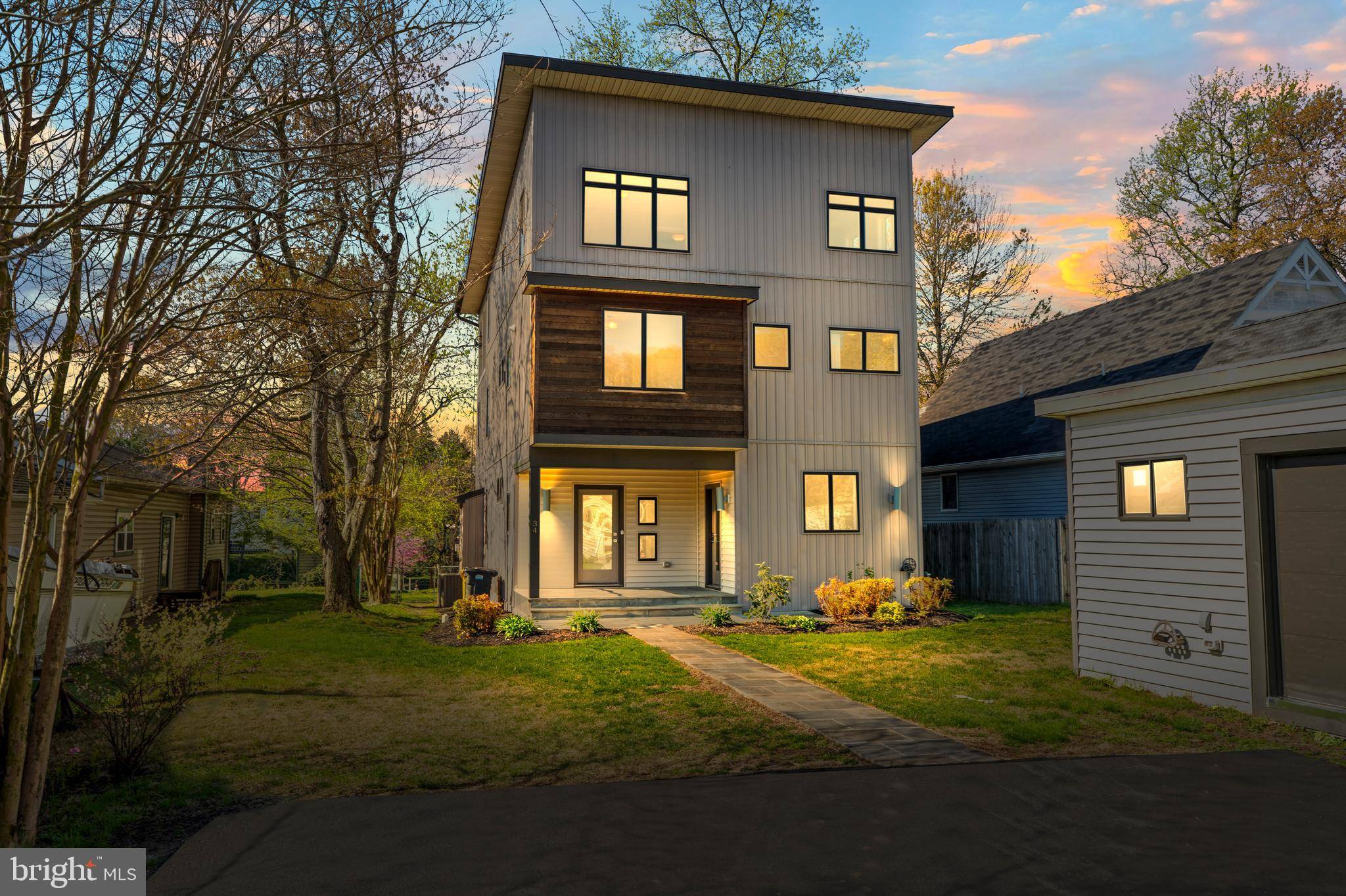 34 JOHNSON RD, Pasadena, MD 21122