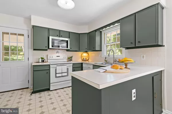 Vienna, VA 22181,9702 RHAPSODY DR