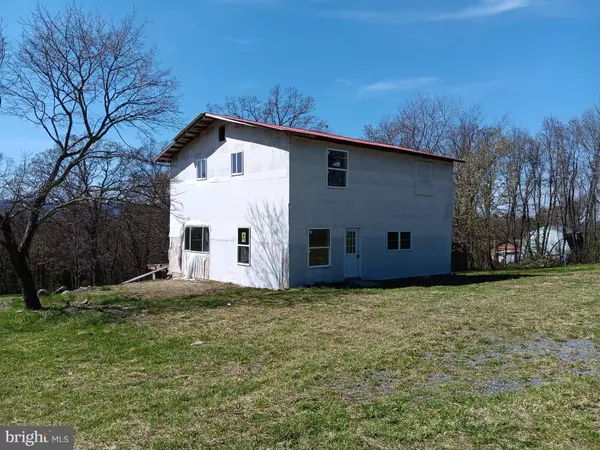 Berkeley Springs, WV 25411,9432 WINCHESTER GRADE RD