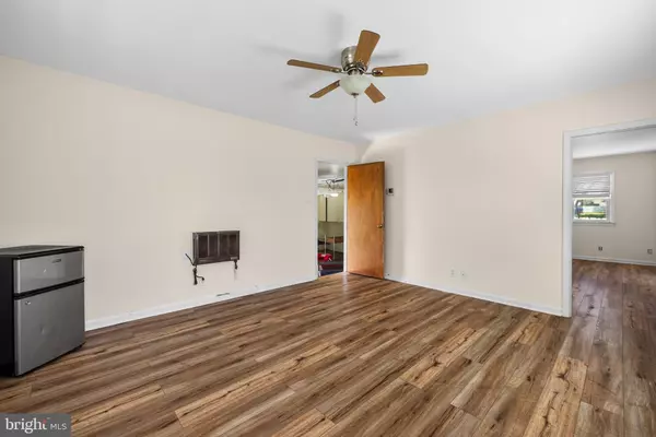 Bellmawr, NJ 08031,15 N CEDAR AVE