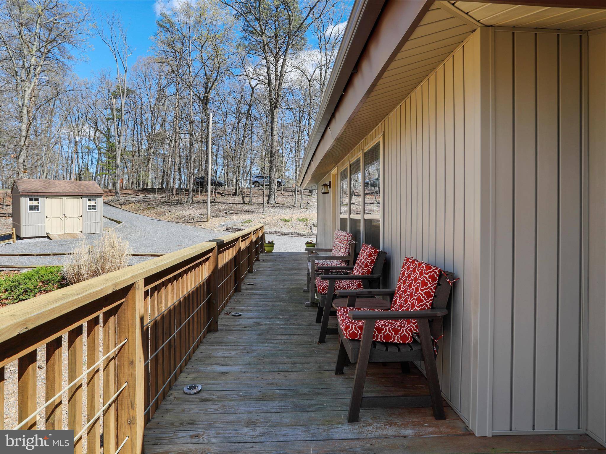 Hedgesville, WV 25427,194 ENDLESS SUMMER RD