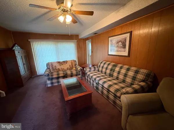 Hamilton Township, NJ 08619,20 PEABODY LA